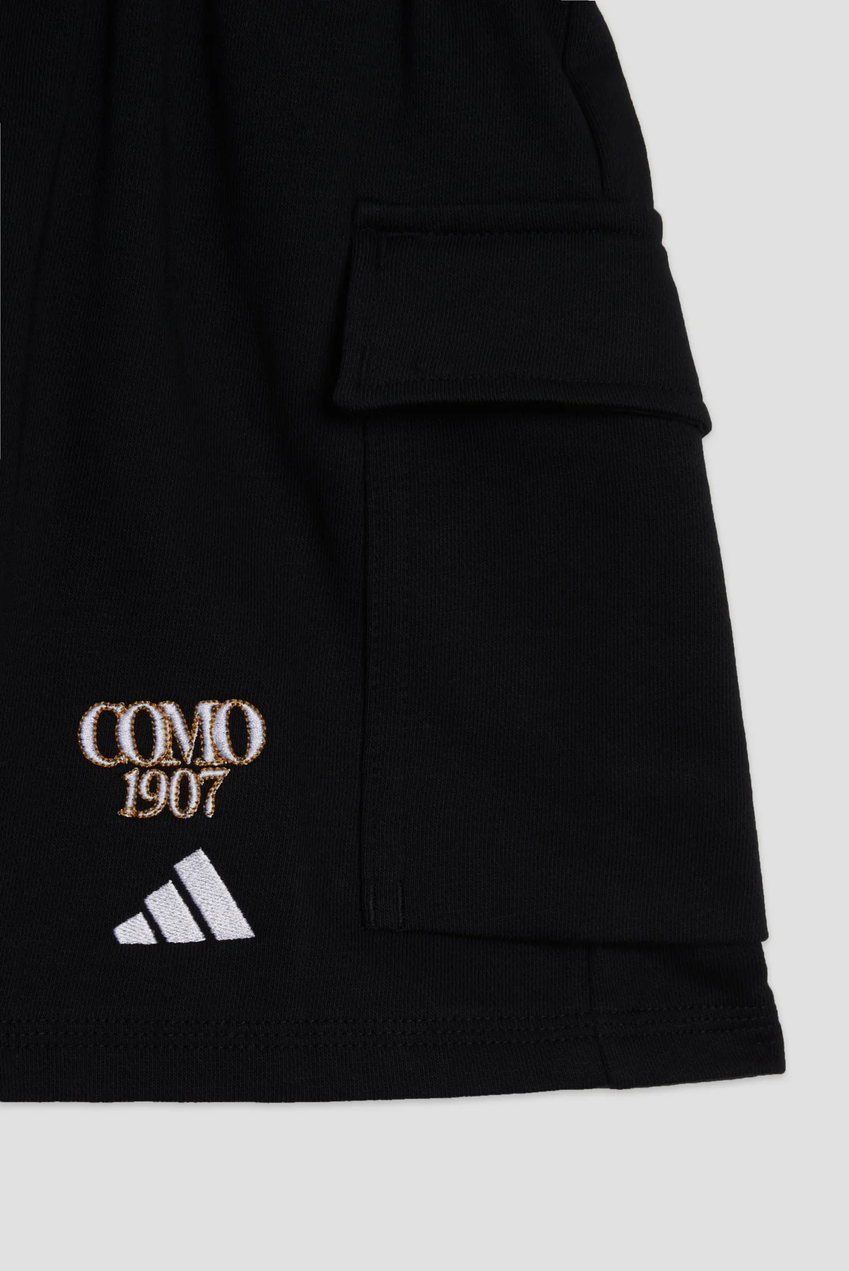 Adidas Como Crest Pantaloncini Cargo Da Donna Neri - Image 4